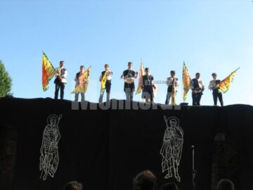 Toboșari, stegari, cascadori, trubaduri și jongleri, în Cetatea Sucevei