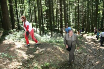 Șefii de instituții au parcurs pe jos un traseu de 4 kilometri
