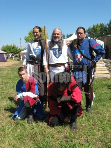 Toboșari, stegari, cascadori, trubaduri și jongleri, în Cetatea Sucevei