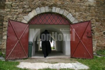 La Zamca, porțile sunt deschise pentru călugării care vor popula mănăstirea