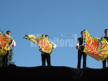 Toboșari, stegari, cascadori, trubaduri și jongleri, în Cetatea Sucevei