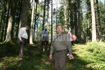 Șefii de instituții au parcurs pe jos un traseu de 4 kilometri