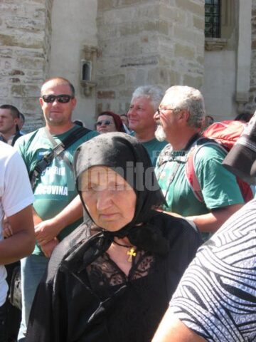 Credincioși din toată țara au participat ieri la hramul Mănăstirii Putna