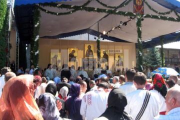 Credincioși din toată țara au participat ieri la hramul Mănăstirii Putna