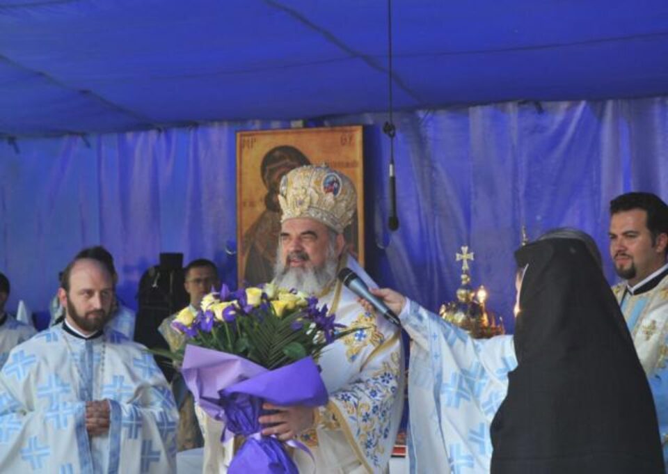 Patriarhul Daniel își va încheia vizita în județul Suceava luni, după ce va vizita Mănăstirile Sucevița și Moldovița. Foto: Ziarul Lumina