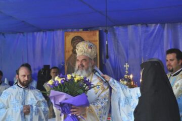 Patriarhul Daniel își va încheia vizita în județul Suceava luni, după ce va vizita Mănăstirile Sucevița și Moldovița. Foto: Ziarul Lumina