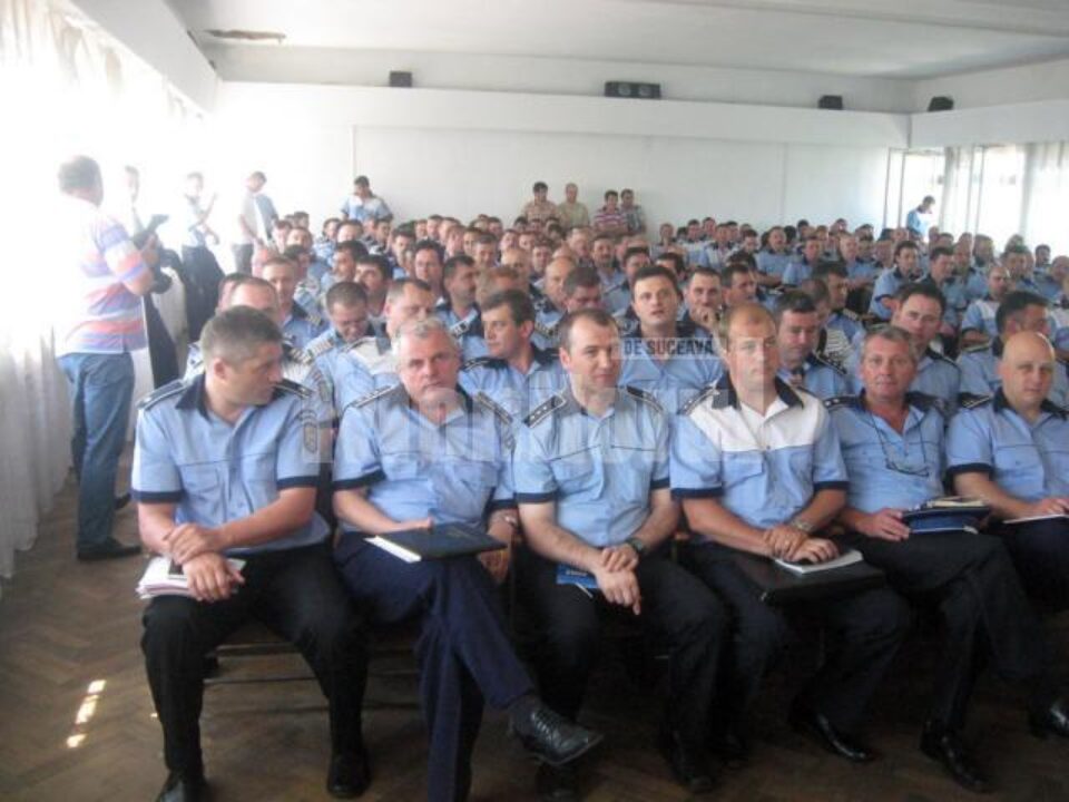 La fiecare dintre cele 15 secții de poliție vor lucra, în medie, câte 20 de polițiști