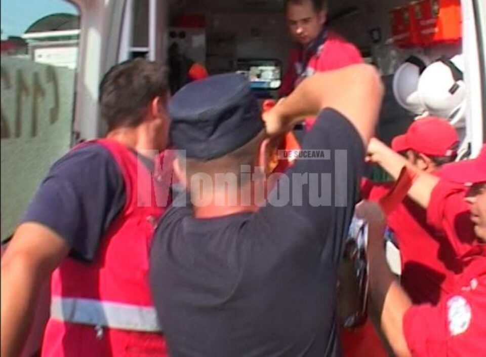 Bărbatul a fost preluat de Serviciul de Ambulanță și transportat la spital