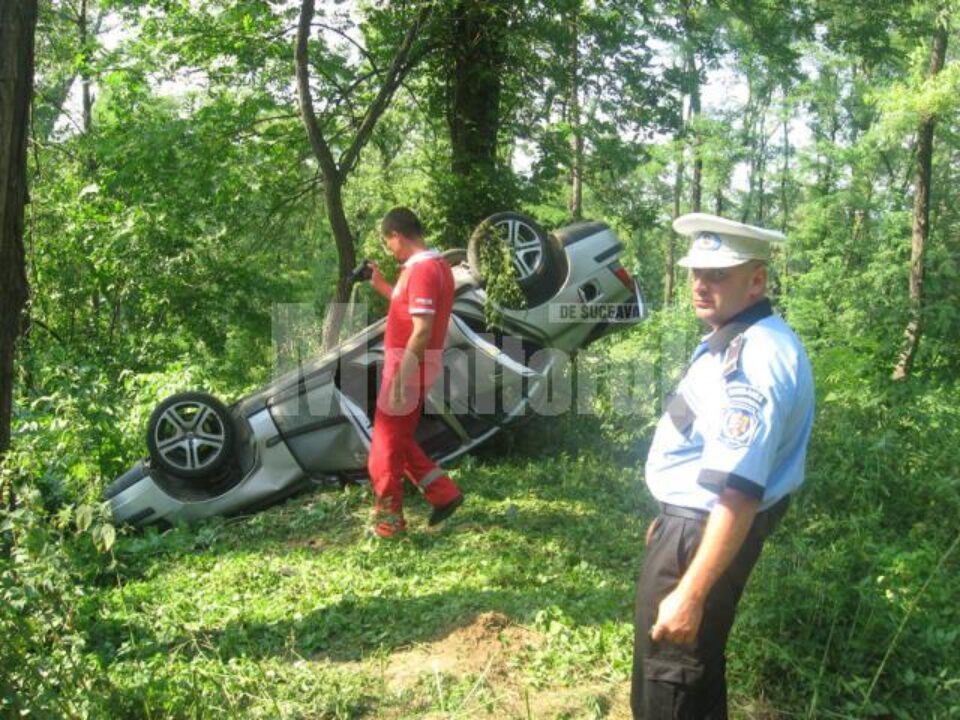 Șoferul de 23 de ani s-a răsturnat din cauza vitezei