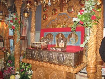 Un fragment din moaștele Sf. Nectarie, dăruit bisericii din curtea Spitalului Vechi