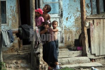 Comunitatea de țigani din cătunul Tâmpoceni, comuna Păltinoasa