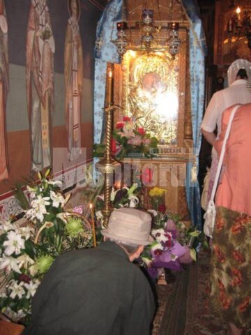 Un fragment din moaștele Sf. Nectarie, dăruit bisericii din curtea Spitalului Vechi