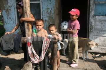 Comunitatea de țigani din cătunul Tâmpoceni, comuna Păltinoasa