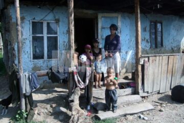 Comunitatea de țigani din cătunul Tâmpoceni, comuna Păltinoasa