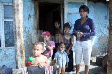 Comunitatea de țigani din cătunul Tâmpoceni, comuna Păltinoasa