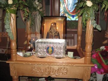 Racla ce adăpostește o parte din moaștele Sfântului Ierarh Nectarie