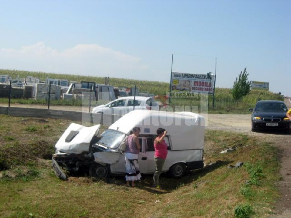 Impactul dintre mașini a fost destul de violent
