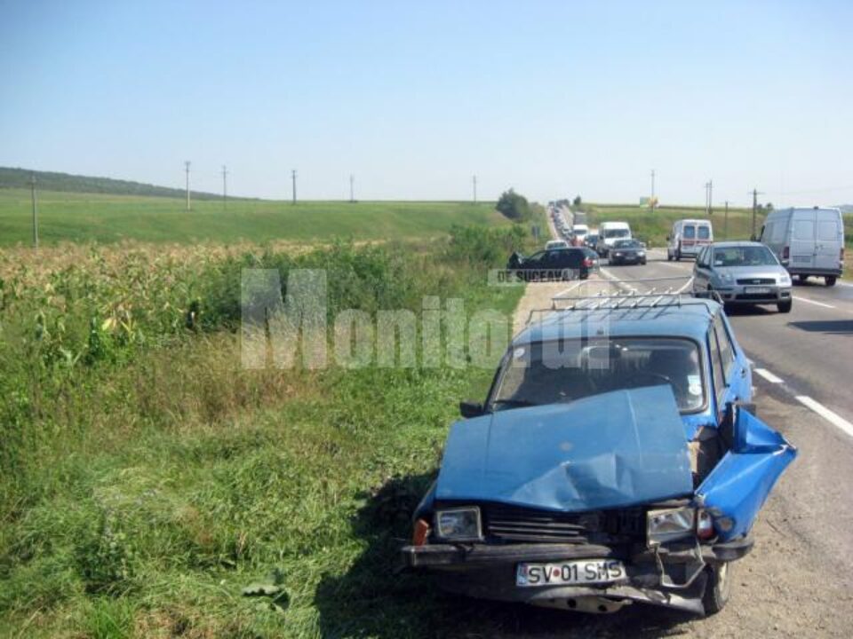 Impactul dintre mașini a fost destul de violent