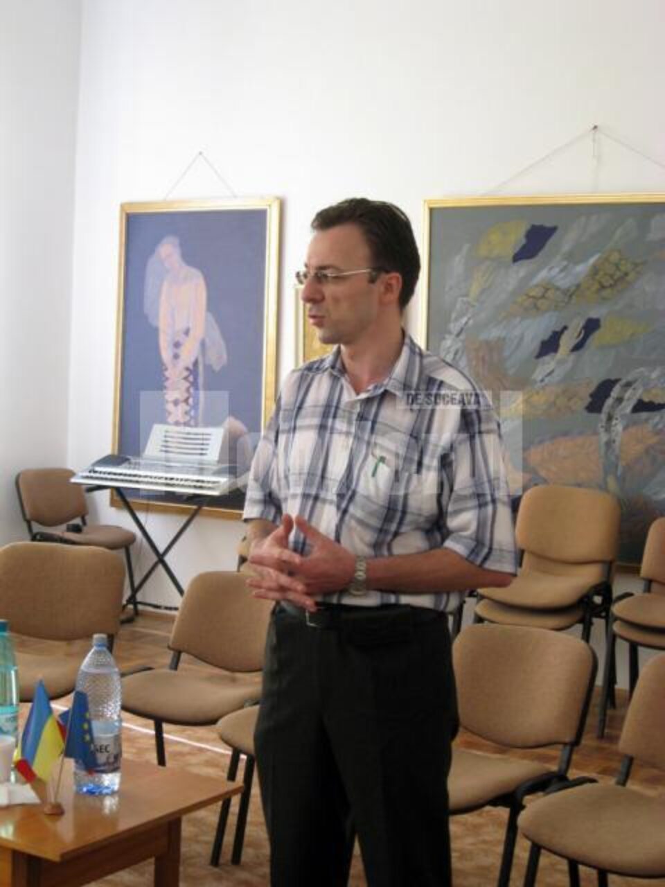 Directorul Bibliotecii Bucovinei, Gabriel Cărăbuș, deschizând cea de-a doua zi a Dialogurilor interculturale