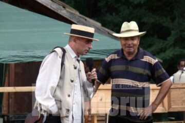 Rapsodul Grigore Leșe a întreținut atmosfera la festival