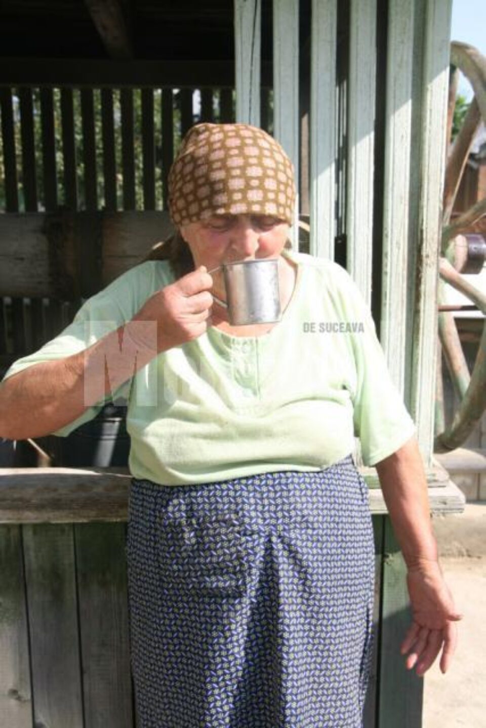 Oamenii sunt convinși că apa din fântâna lor este foarte bună