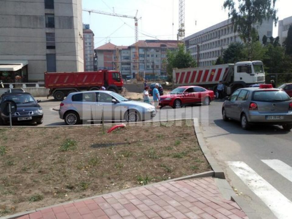 Unii șoferi nu se mai obosesc să ocolească sensul
