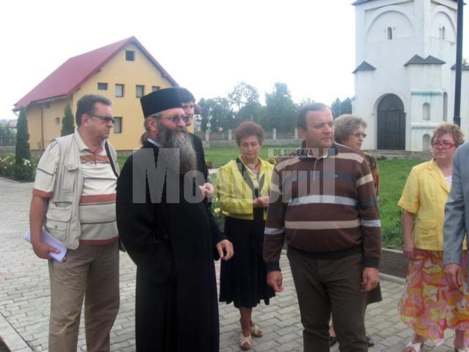 Gheorghe Flutur și starețul Mănastirii Bogdana din Rădăuți