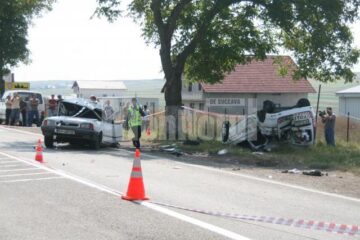 Un polițist a murit, iar un altul e grav rănit la spital, după ce s-au răsturnat cu Logan-ul Poliției Rutiere