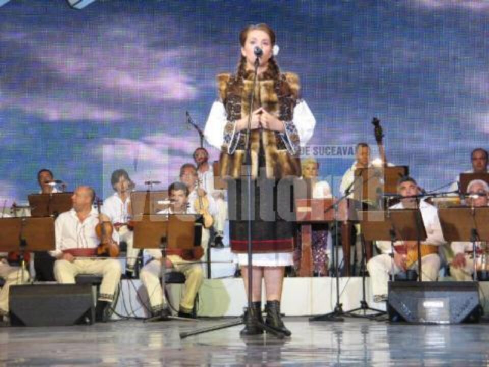 Andreea Cristina Haisan din Fundu Moldovei