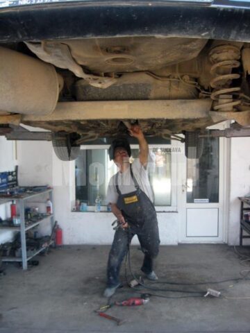 Dumitru Lăzurcă își vinde service-ul auto și toata gospodăria