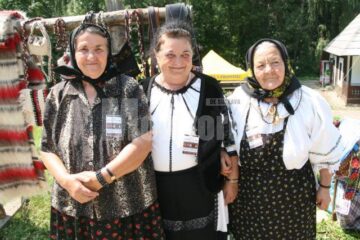 Un zâmbet pentru toți vizitatorii târgului