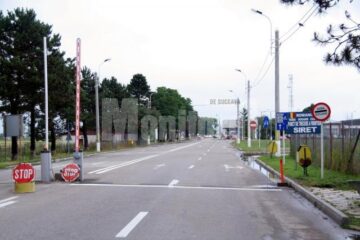 Cei mai mulți dintre cei17 vameși și polițiști de frontieră cercetași de DNA lucrau la acea dată în Punctul de Trecere a Frontierei Siret