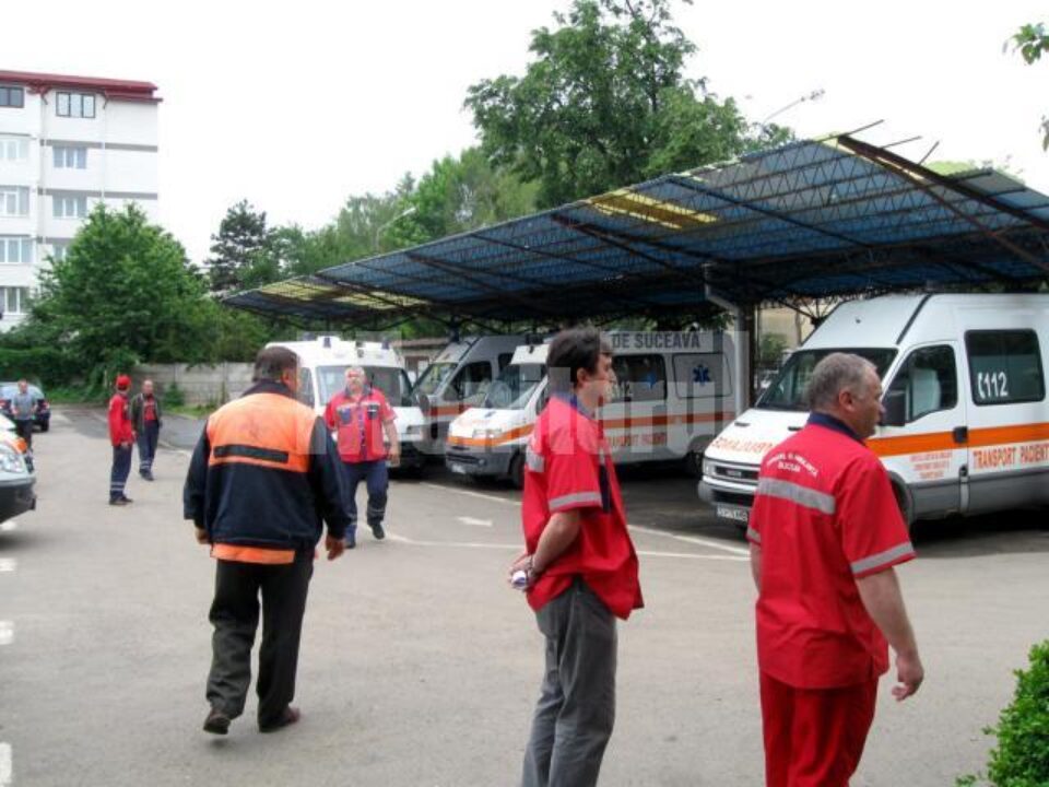 Echipajele de la Ambulanță vor renunța la echipamentele în culorile roșu și bleumarin