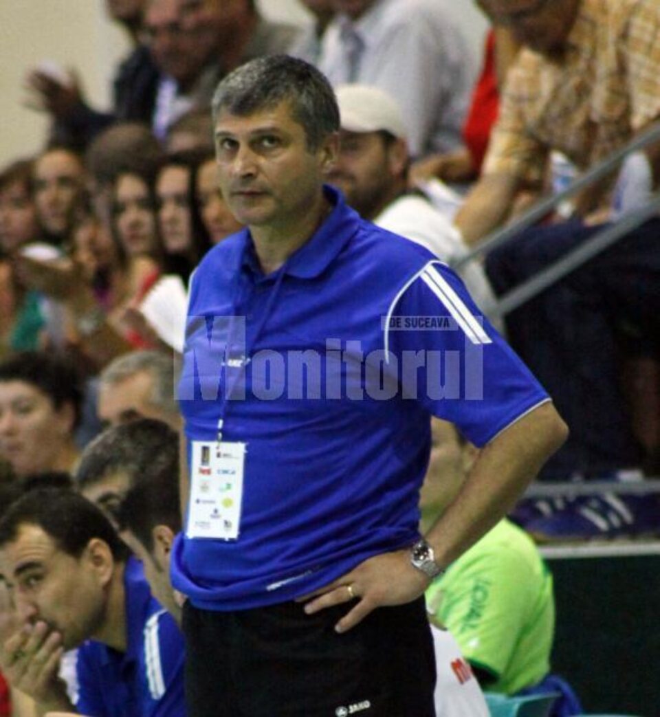 Antrenorul studenților, Stelian Bursuc