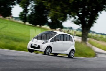 Citroën C-Zero costă 35.165 de euro