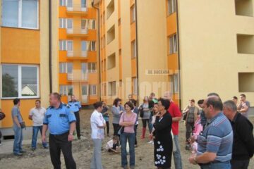 80 de familii tinere din Rădăuți au primit cheile noilor apartamente ANL din Calea Bucovinei