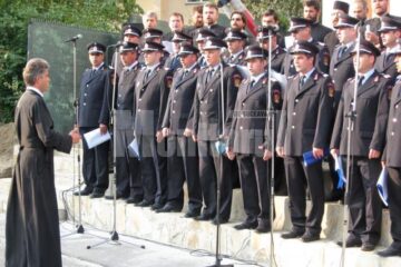 Corala Detașamentului de Pompieri Suceava, dirijată de preotul militar al instituției, Ovidiu Iacob