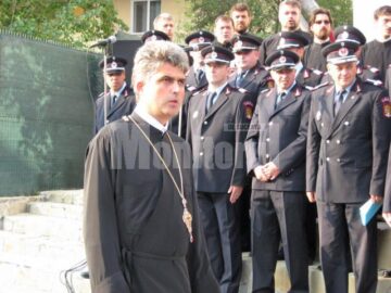 Zeci de pompieri, prezenți joi la hramul Bisericii Militare „Sf. Ierarh Iosif de la Partoș”