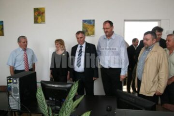 Ministrul Comunicațiilor a inaugurat laboratorul de Informatică de la școala din Ipotești