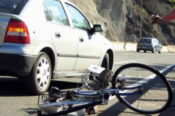 Trei copii au fost loviți de mașini, în timp ce se plimbau cu bicicletele. Foto: bicicultura.cl