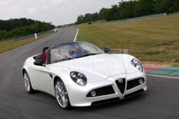 Alfa Romeo 8C Spider va fi produsă în 500 de exemplare