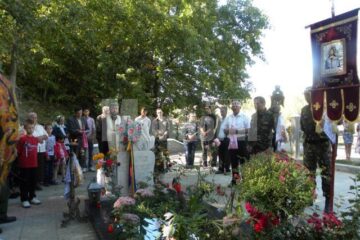 Slujbă de comemorare la patru ani de când a trecut în neființă eroul Ion Grosaru