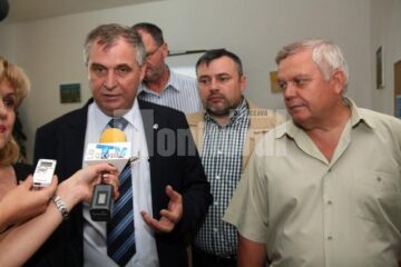 Ministrul Vreme și parlamentarii Bălan, Onofrei și Ardeleanu au inaugurat un laborator de informatică la școala din Ipotești