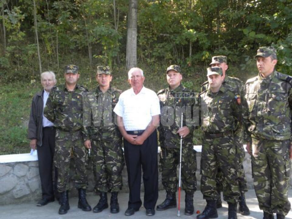 Slujbă de comemorare la patru ani de când a trecut în neființă eroul Ion Grosaru