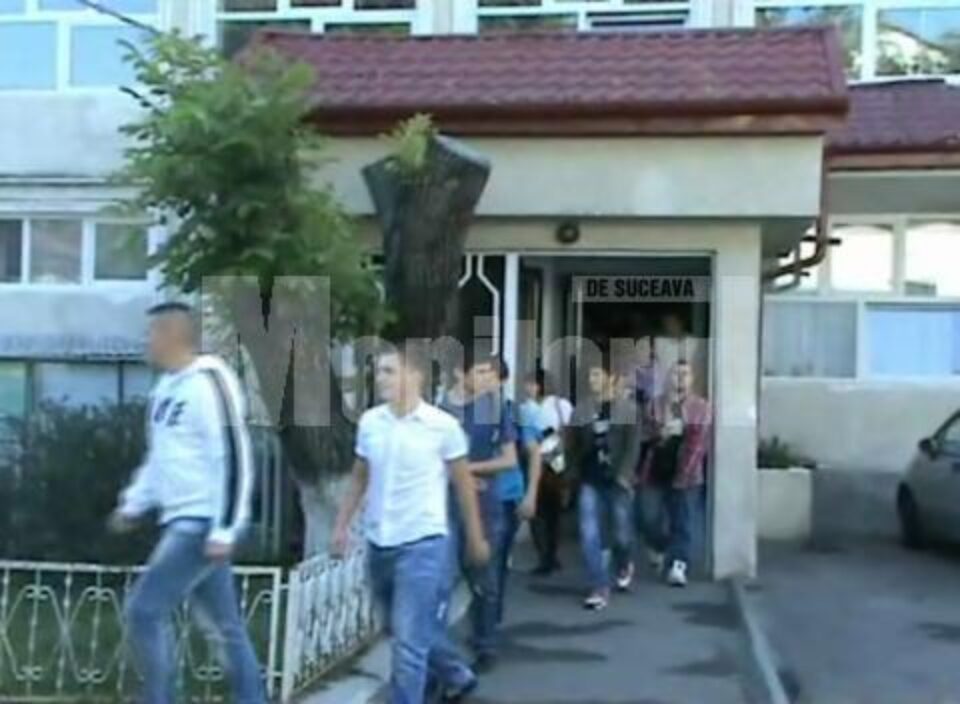 Elevii au participat la un exercițiu de alarmare – evacuare în situații de urgență