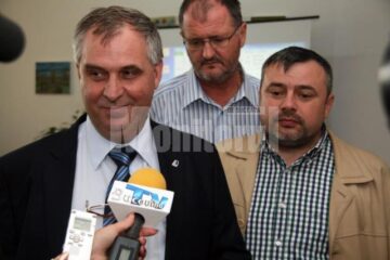 Ministrul Vreme și parlamentarii Bălan, Onofrei și Ardeleanu au inaugurat un laborator de informatică la școala din Ipotești