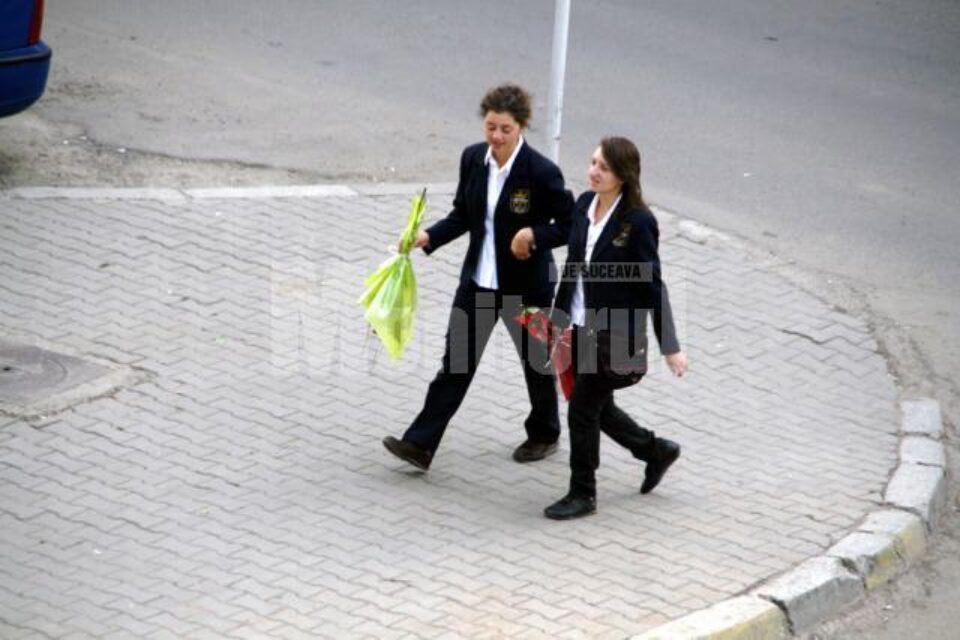 Uniforma școlară nu face diferențe sociale între elevi