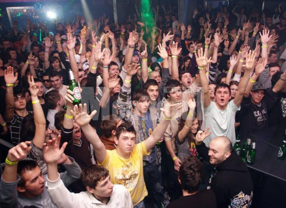 Babylon a reușit să adune sub același acoperiș aproximativ 1.200 de tineri