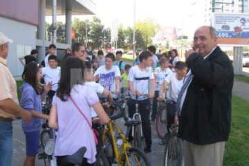 Directorul APM Suceava, Vasile Oșean, la startul marșului bicicliștilor