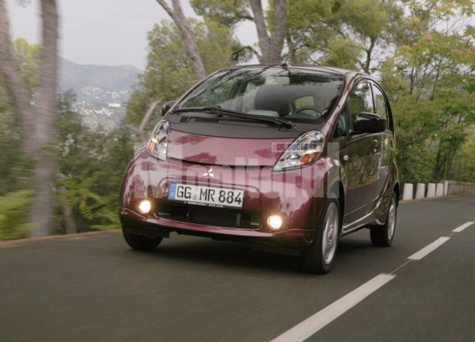 Mitsubishi i-MiEV aduce conceptul de mobilitate electrică